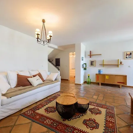 Padma, Agkeria Paros Angairia