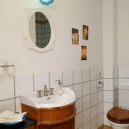 Padma, Agkeria Paros Angairia