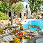 Padma, Agkeria Paros Holiday home Angairia