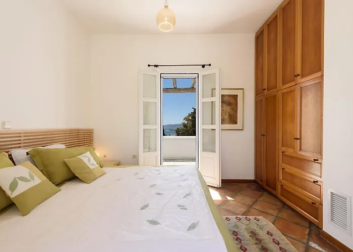 Tatil Evi Padma, Agkeria Paros Angairiá